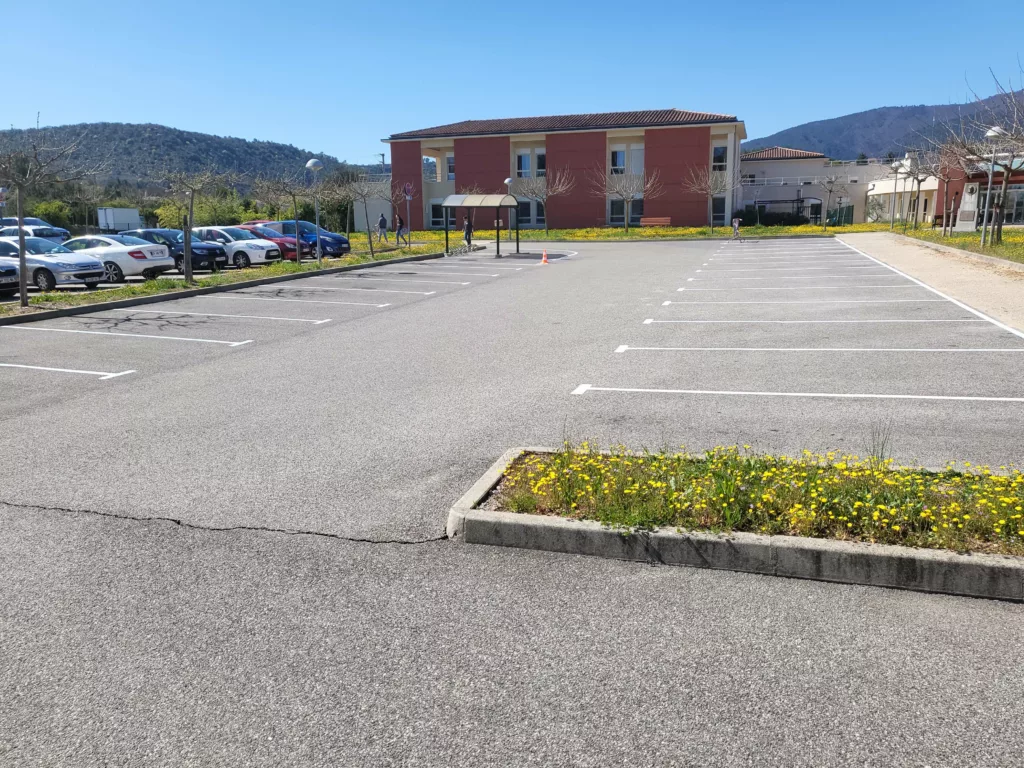 marquage au sol pour un parking Drôme Ardèche